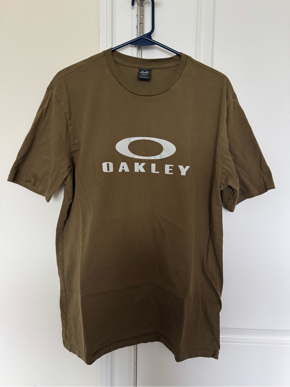 Oakley - Olive Logo Graphic T-Shirt – Regular Fit – Men’s XL